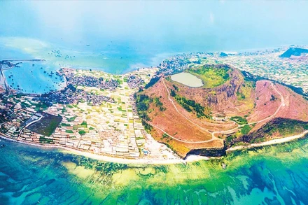 Đảo Lý Sơn, hạt nhân du lịch biển, đảo của tỉnh Quảng Ngãi.