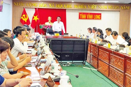 Lãnh đạo tỉnh Vĩnh Long thường xuyên họp trực tuyến với các xã, phường để tháo gỡ khó khăn về thủ tục hành chính.