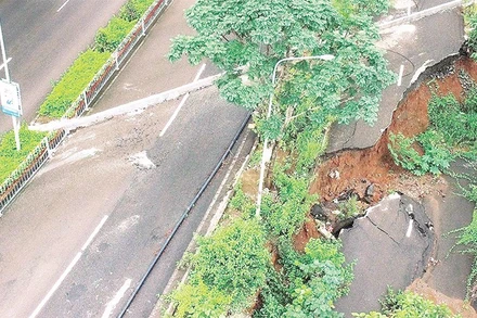 Điểm sụt lún trên đường Hồ Chí Minh đoạn qua phường Bắc Gia Nghĩa.