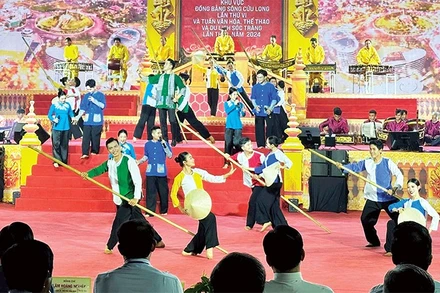 Điệu múa của đồng bào Khmer tại Cần Thơ.