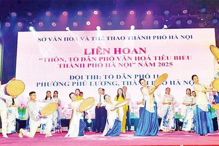 Các tiết mục văn nghệ đều mang đậm màu sắc văn hóa truyền thống.