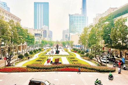 Phố đi bộ Nguyễn Huệ là không gian công cộng điển hình của thành phố.