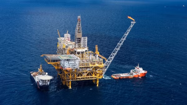 Giàn khai thác dầu khí trên biển của Petrovietnam.