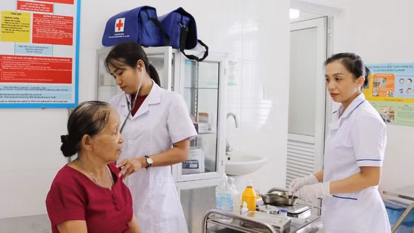 Trạm Y tế xã Phú Ninh hiện có 28 cán bộ, chưa đạt chỉ tiêu được giao.