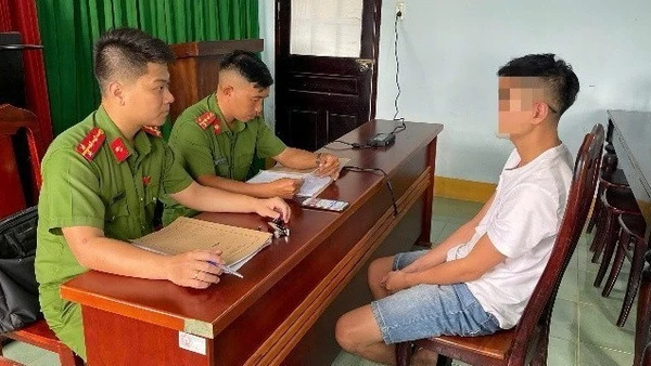 Lực lượng công an làm việc với đối tượng P.T.T.