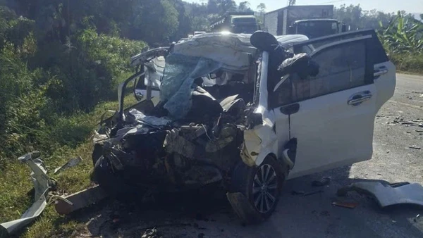Vụ tai nạn đã khiến 4 người tử vong tại chỗ, 2 người bị thương nặng.