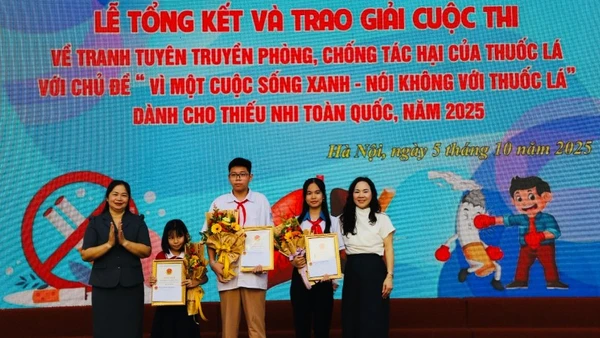 Trao giải cuộc thi vẽ tranh tuyên truyền phòng chống tác hại của thuốc lá dành cho thiếu nhi toàn quốc năm 2025.