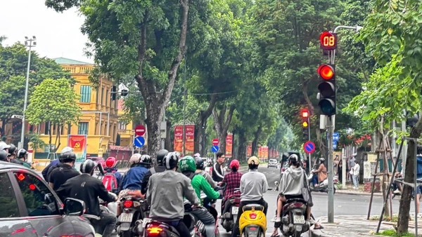 Việc triển khai đèn tín hiệu chỉ hiển thị 8 giây cuối của chu kỳ đang nhận được nhiều sự quan tâm của người dân.