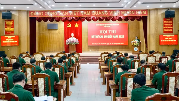Khai mạc hội thi. (Ảnh: QUANG TIẾN)
