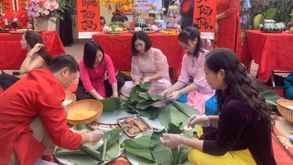 [Video] Ngày hội Bánh chưng xanh đem không khí Tết đến thật gần