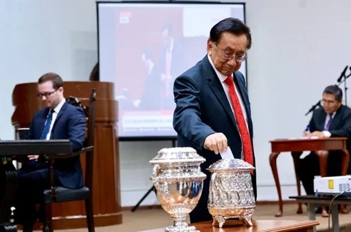 Peru bầu tân Tổng thống lâm thời trước thềm tổng tuyển cử