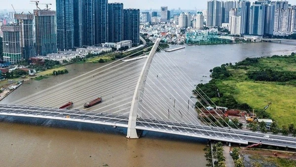 10 tháng đầu năm 2025, nguồn thu ngân sách từ nguồn lực đất đai tăng 353% so cùng kỳ. (Ảnh: QUANG QUÝ)