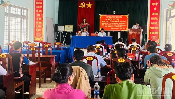 Đại biểu Hội đồng nhân dân tỉnh Quảng Ngãi tiếp xúc cử tri xã Xốp.