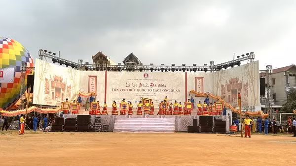 Lễ rước, tế và dâng hương Đức Quốc Tổ Lạc Long Quân đã được tổ chức trong khuôn khổ lễ hội Bình Đà 2026.