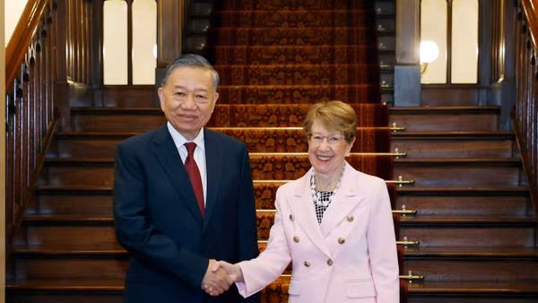 Tổng Bí thư, Chủ tịch nước Tô Lâm gặp bà Margaret Beazley, Thống đốc bang New South Wales (Australia). (Ảnh: Thống Nhất/TTXVN)