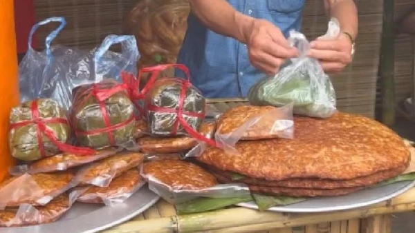 [Video] Hội Xuân làng giò chả Ước Lễ