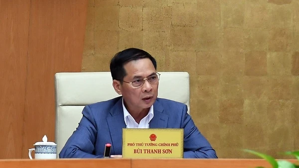 Phó Thủ tướng Bùi Thanh Sơn chủ trì phiên họp thứ nhất của Tổ công tác bảo đảm an ninh năng lượng trước diễn biến phức tạp của cuộc xung đột quân sự tại Trung Đông. (Ảnh: VGP/Hải Minh)