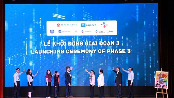 [Video] UNESCO thúc đẩy giáo dục STEAM cho nữ sinh Việt Nam