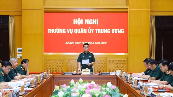 Đại tướng Phan Văn Giang chủ trì Hội nghị Thường vụ Quân ủy Trung ương. (Nguồn: qdnd.vn)