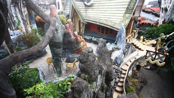 Mùa Halloween năm nay, du khách có thêm nhiều điểm đến thú vị để lựa chọn, mỗi nơi mang một sắc màu lễ hội riêng. (Nguồn: BOOKING.COM)