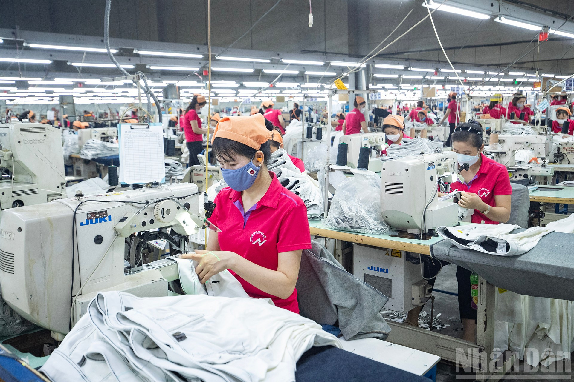Gia công, may quần bò xuất khẩu tại Công ty TNHH may Nien Hsing 07. ndo_br_006.jpg