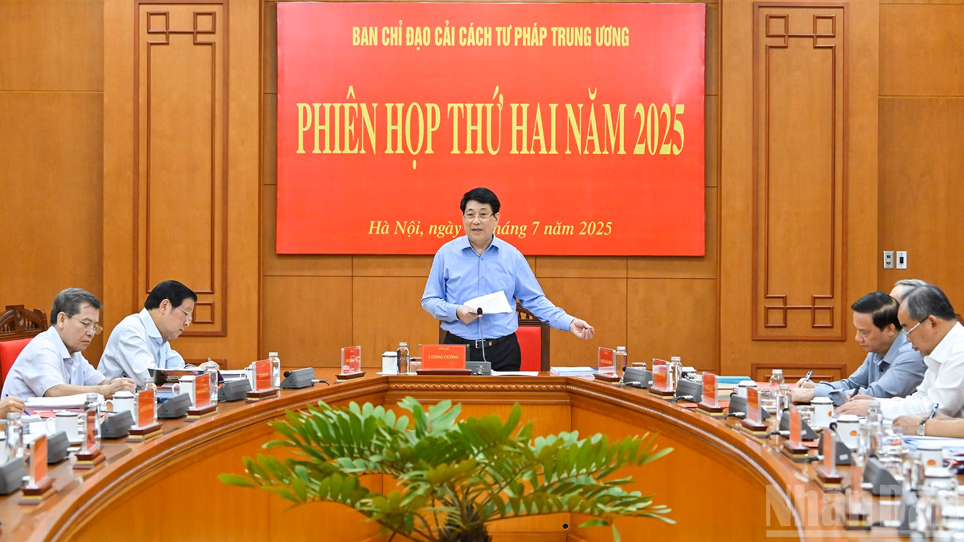 Chủ tịch nước Lương Cường phát biểu tại phiên họp.