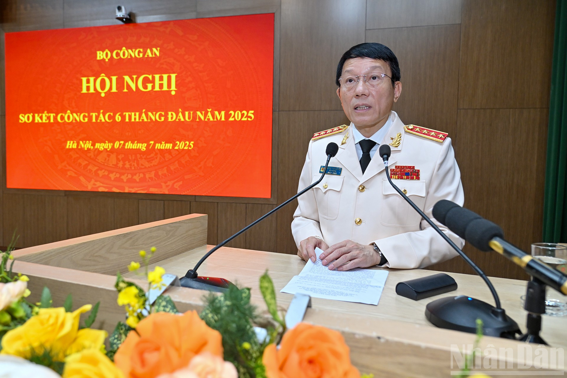 Bộ trưởng Công an Lương Tam Quang phát biểu khai mạc hội nghị. ndo_br_6.jpg