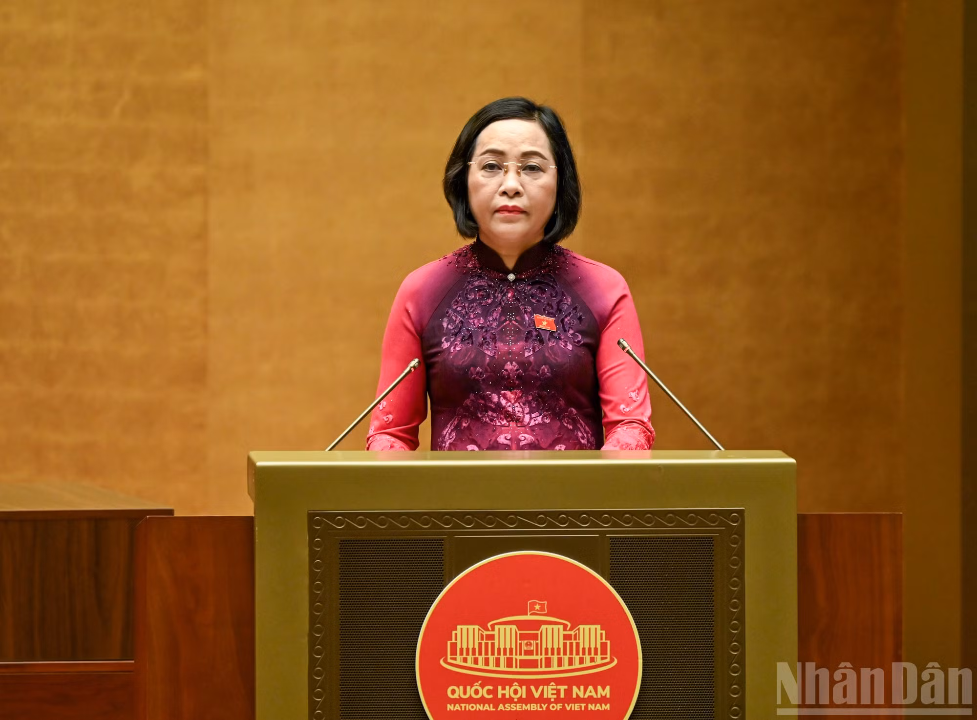 Đại diện Hội đồng bầu cử quốc gia b&aacute;o c&aacute;o tổng kết cuộc bầu cử đại biểu Quốc hội kh&oacute;a XVI v&agrave; đại biểu Hội đồng nh&acirc;n d&acirc;n c&aacute;c cấp nhiệm kỳ 2026-2031 tại phi&ecirc;n khai mạc.