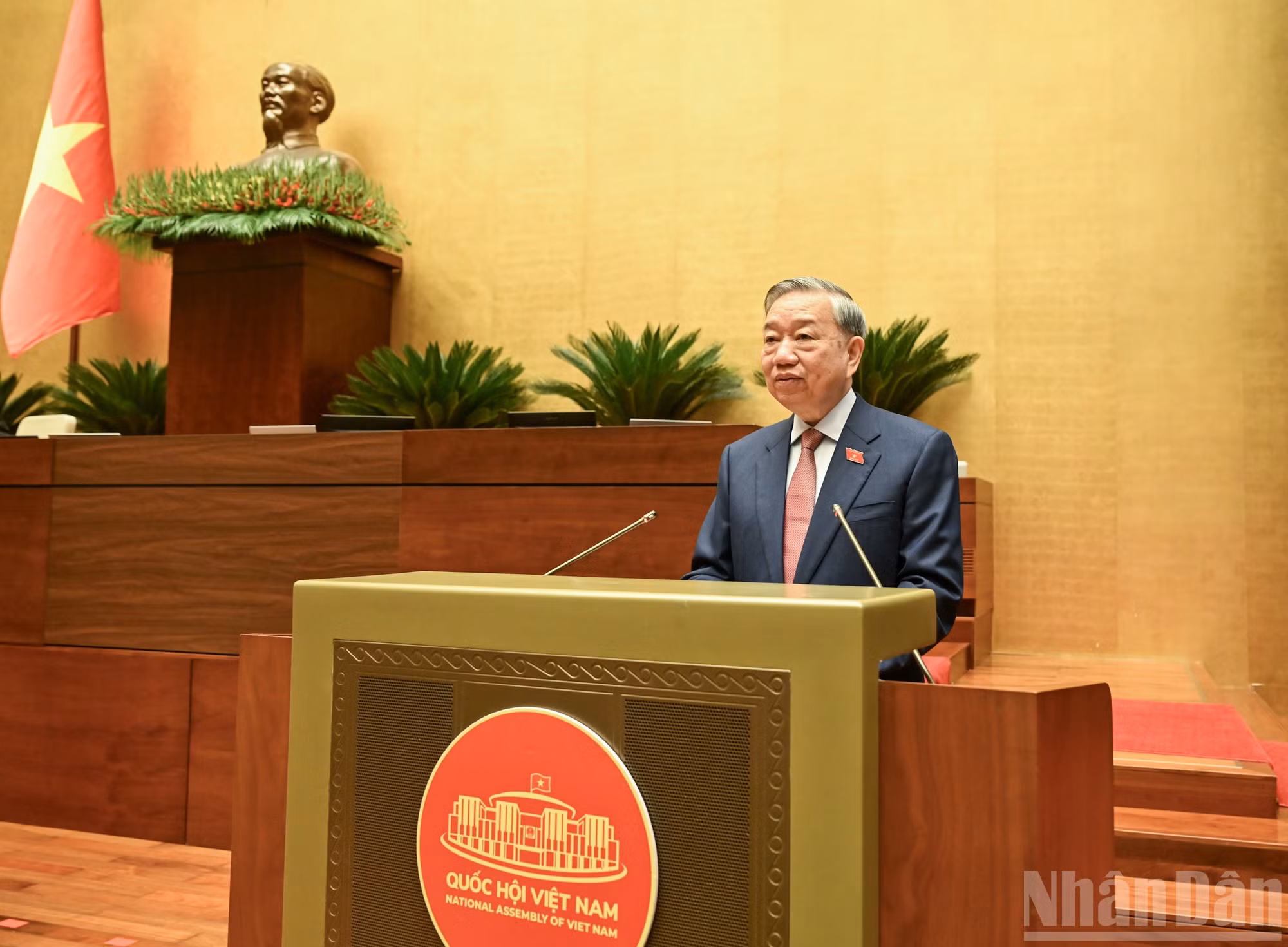 Tổng B&iacute; thư T&ocirc; L&acirc;m ph&aacute;t biểu tại phi&ecirc;n khai mạc.