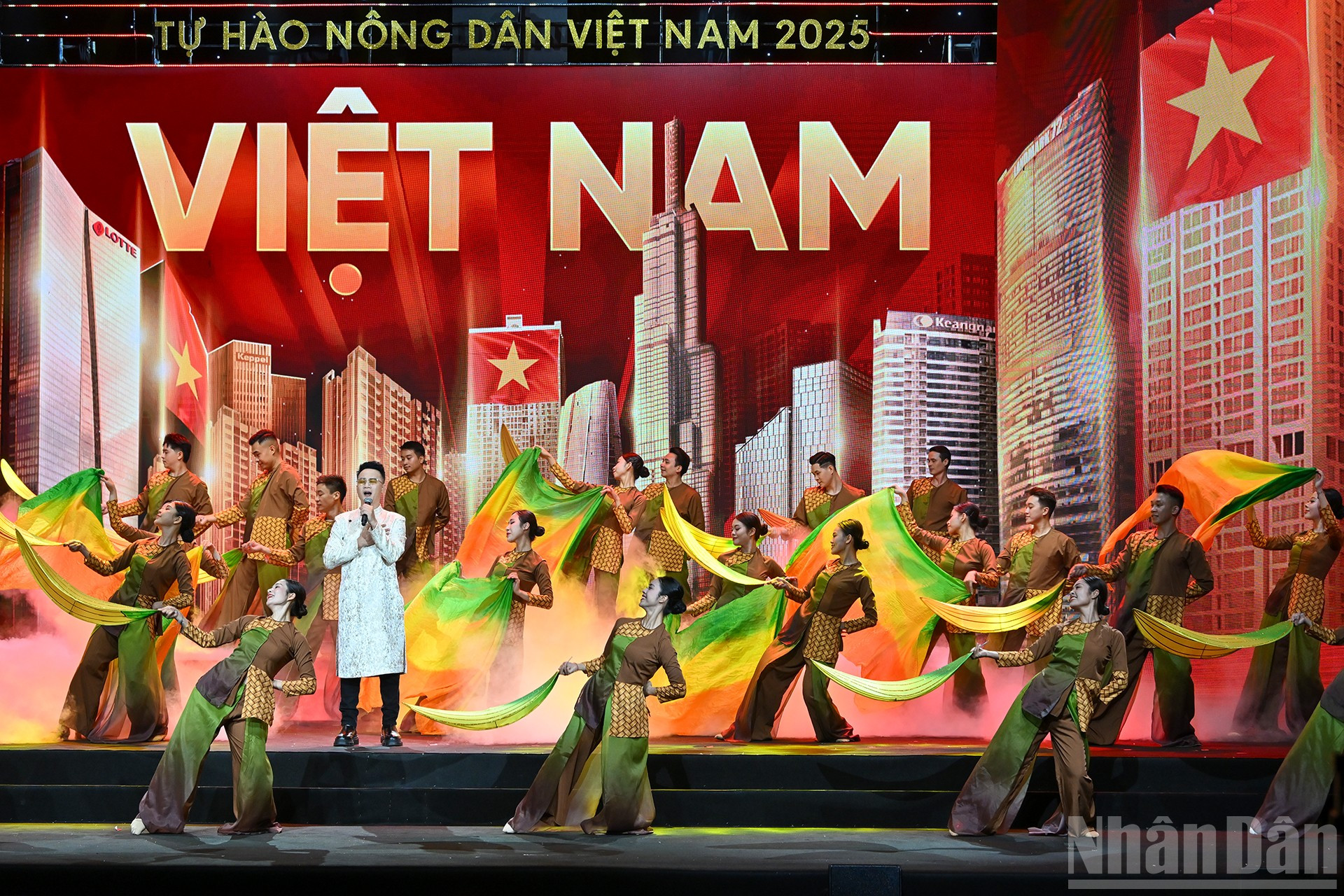 Tiết mục văn nghệ chào mừng Lễ tôn vinh. ndo_br_7-1931.jpg