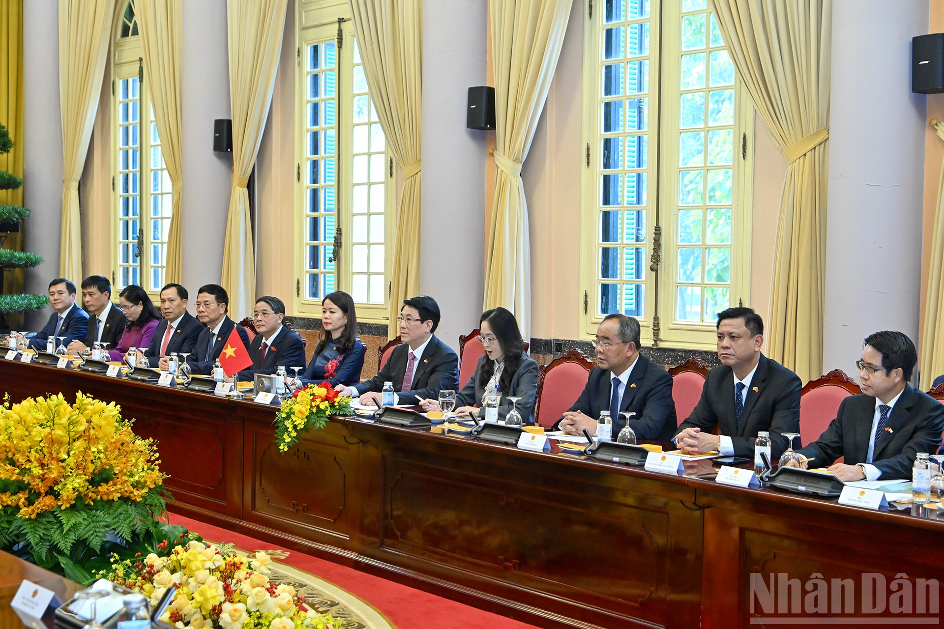 W rozmowach wzięli udział prezydent Luong Cuong i delegaci wietnamscy. ndo_br_9.jpg