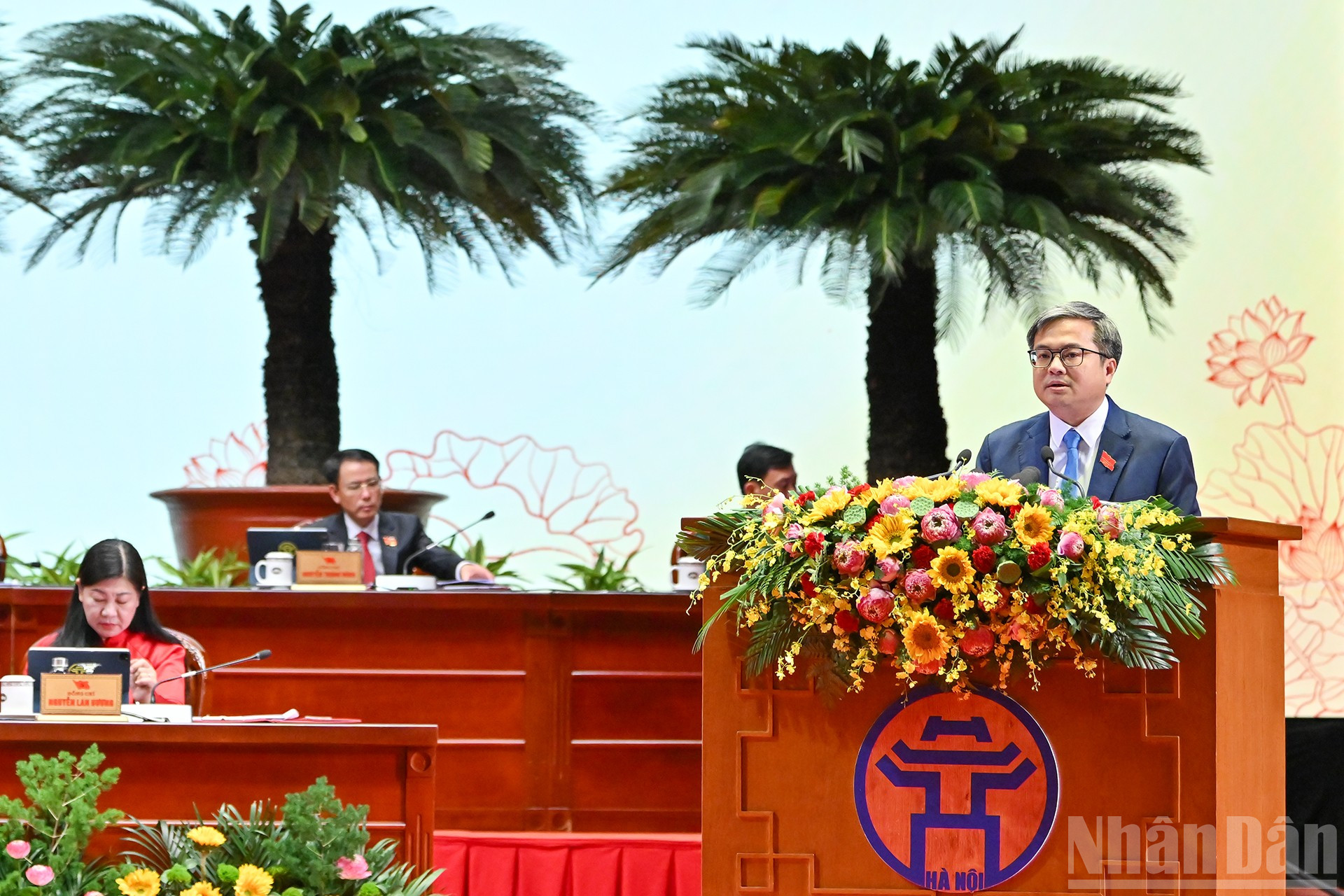 Phó Chủ tịch Ủy ban nhân dân thành phố Hà Nội Trương Việt Dũng trình bày tham luận tại Đại hội. (Ảnh: THỦY NGUYÊN) ndo_br_12.jpg