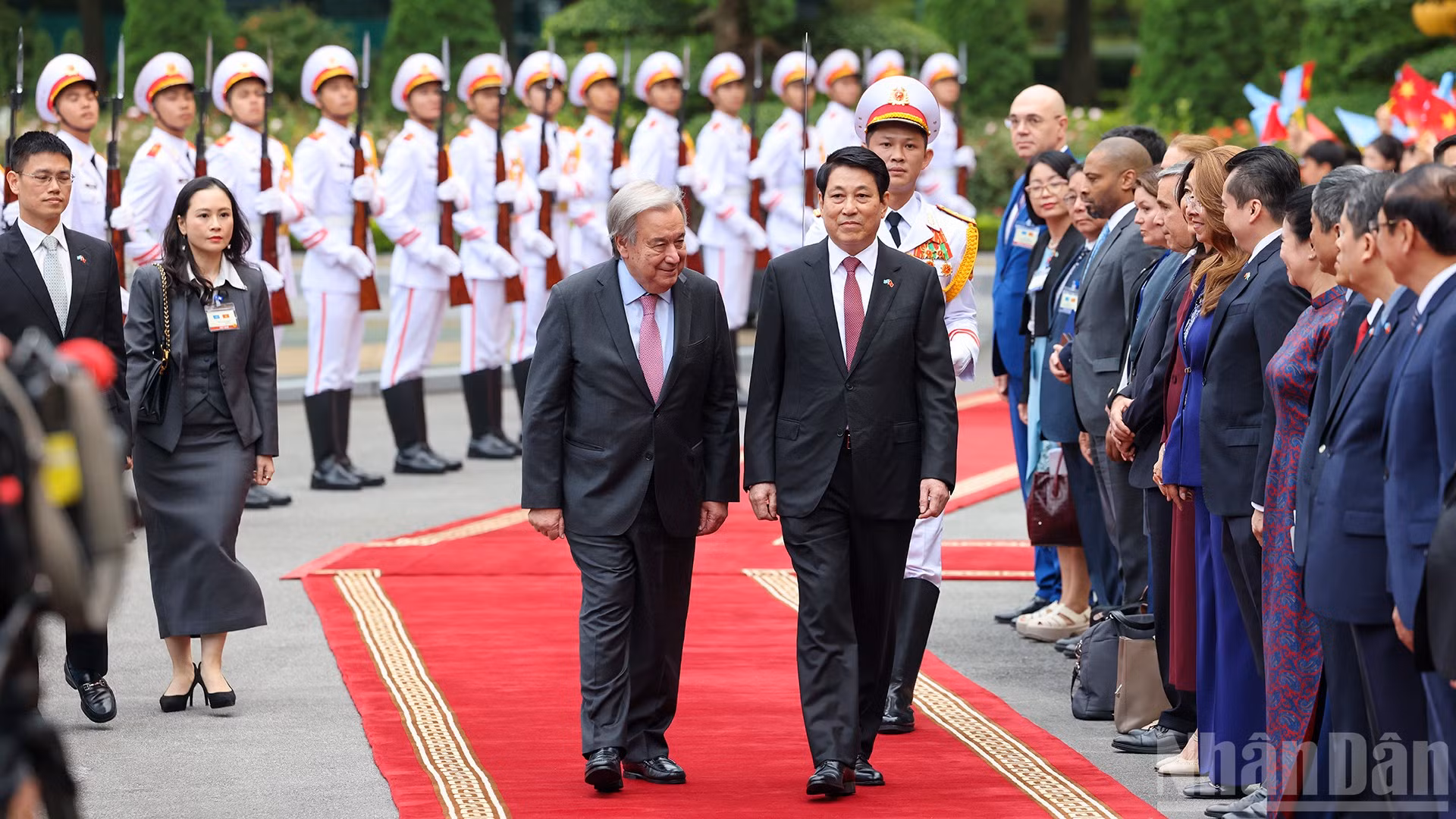 Chủ tịch nước Lương Cường chủ trì lễ đón Tổng Thư ký Liên hợp quốc Antonio Guterres.