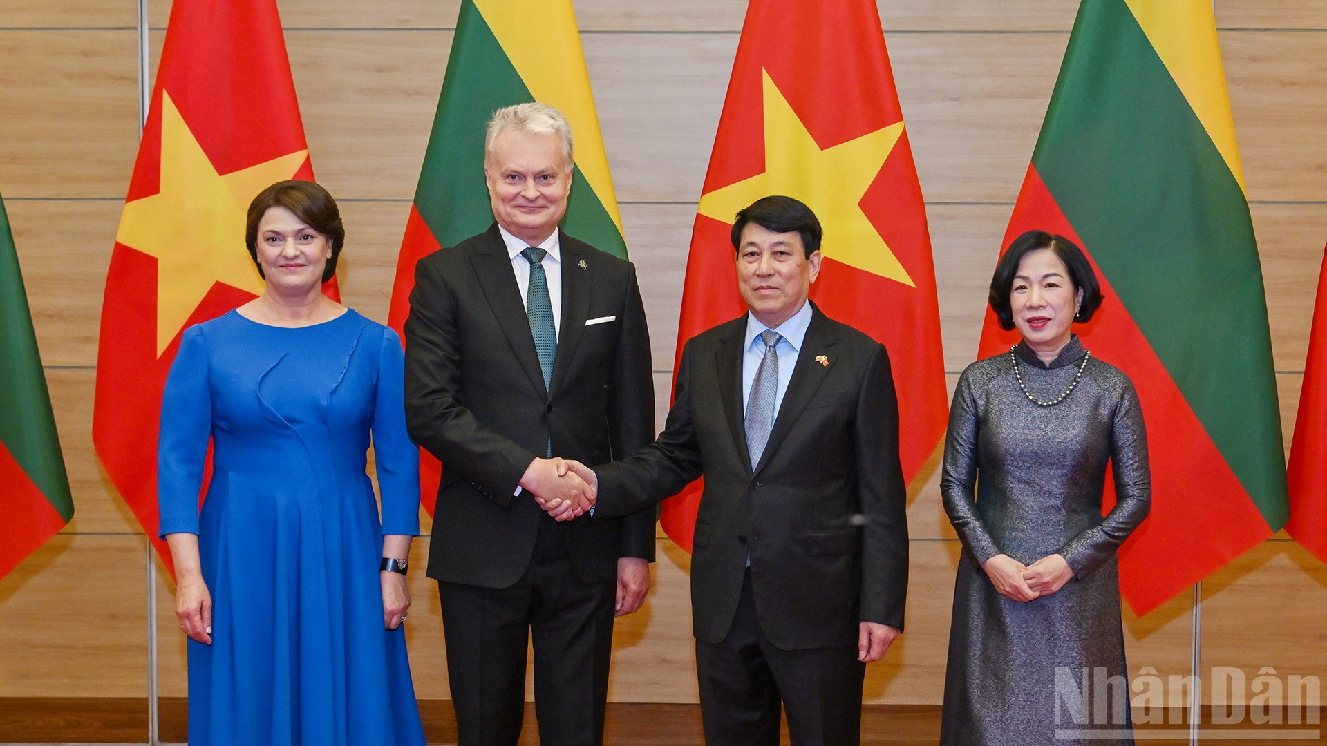 Chủ tịch nước Lương Cường và Phu nhân cùng Tổng thống Litva Gitanas Nauseda và Phu nhân tại chiêu đãi.