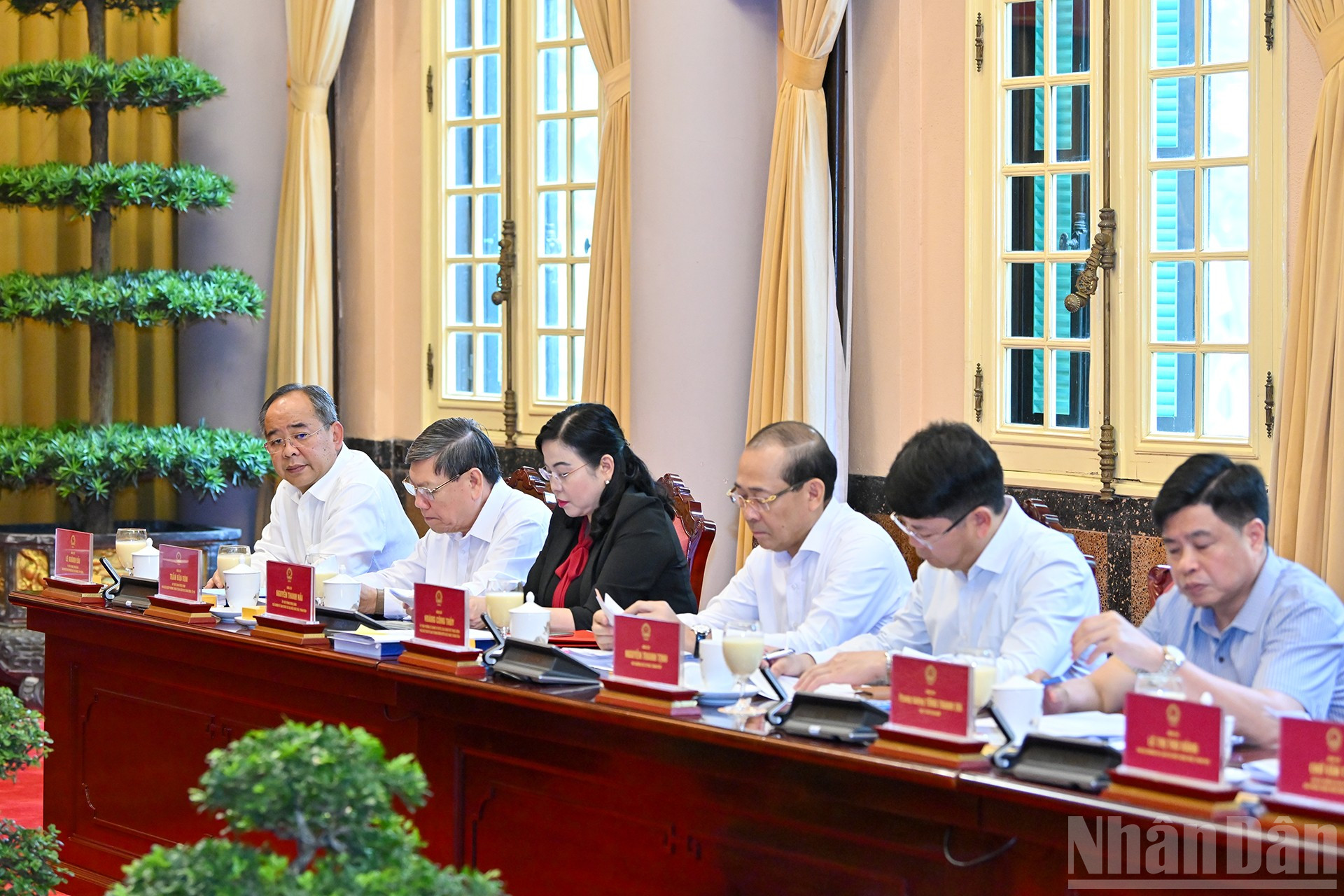 Các đại biểu tham dự buổi làm việc. ndo_br_3.jpg