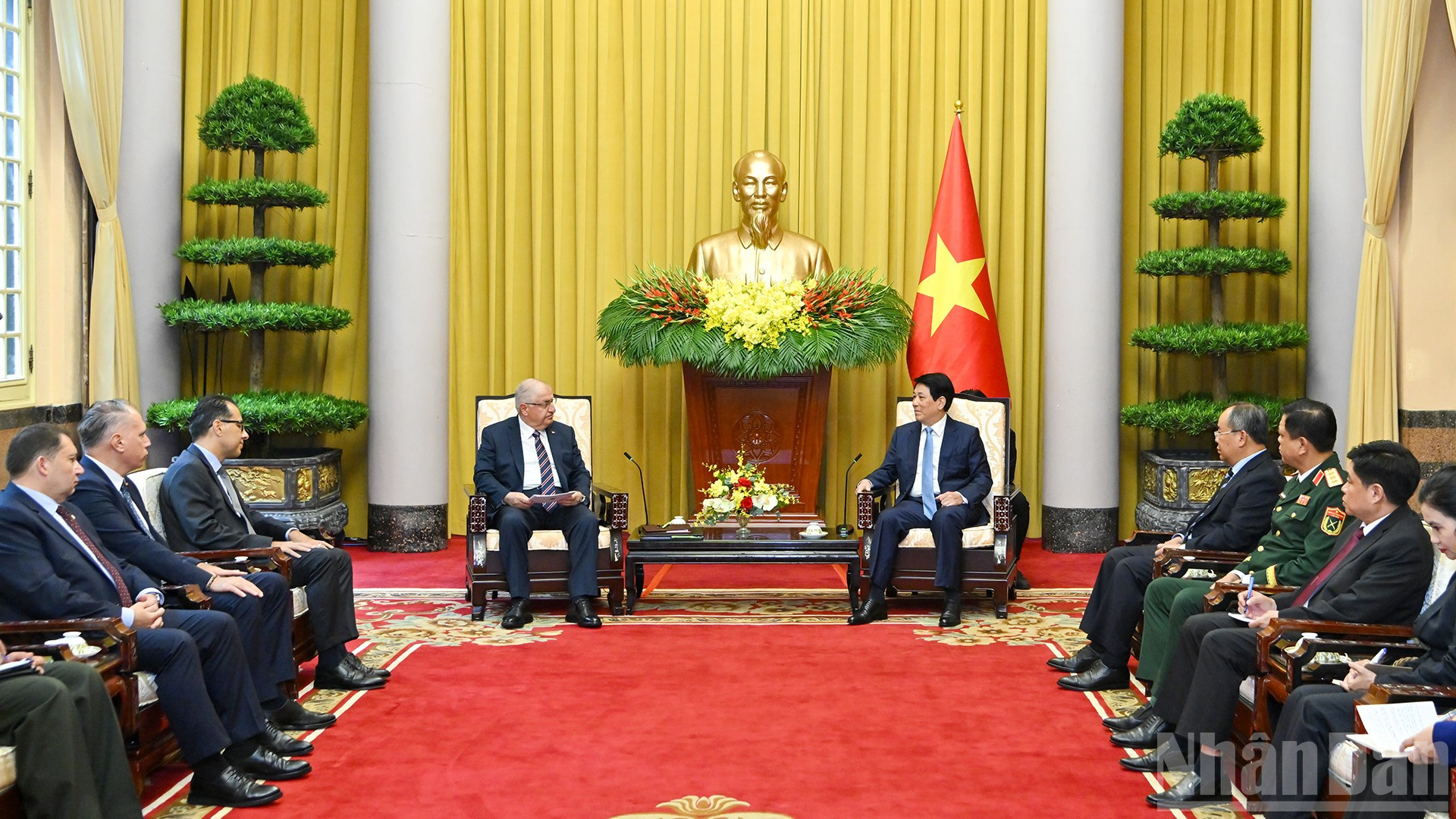 Chủ tịch nước Lương Cường tiếp Bộ trưởng Quốc phòng Thổ Nhĩ Kỳ Yasar Guler.