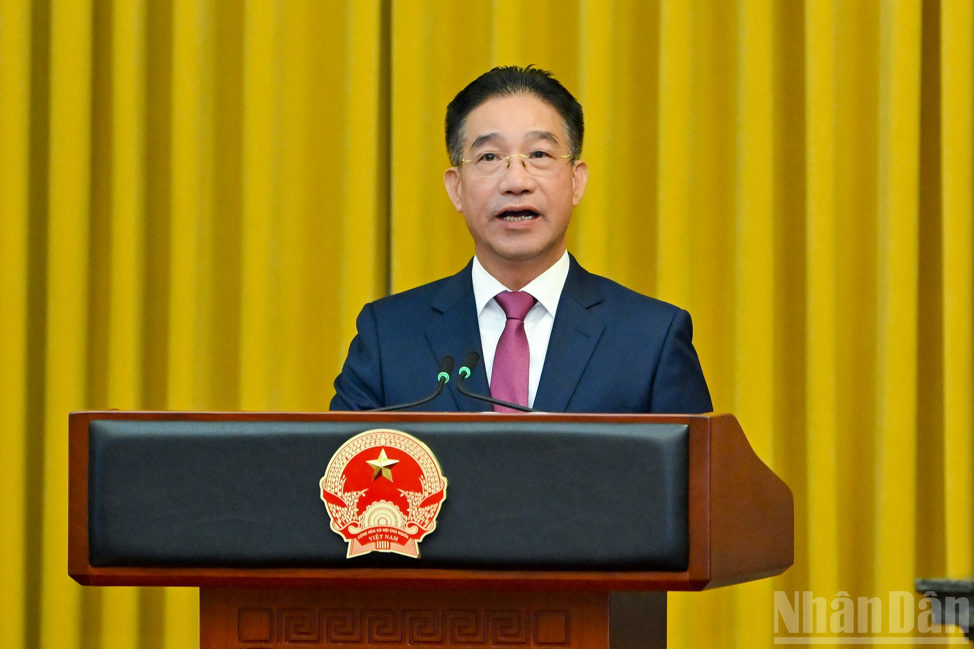 Phó Chủ nhiệm Văn phòng Chủ tịch nước Phạm Thanh Hà công bố các quyết định của Chủ tịch nước. ndo_br_4.jpg