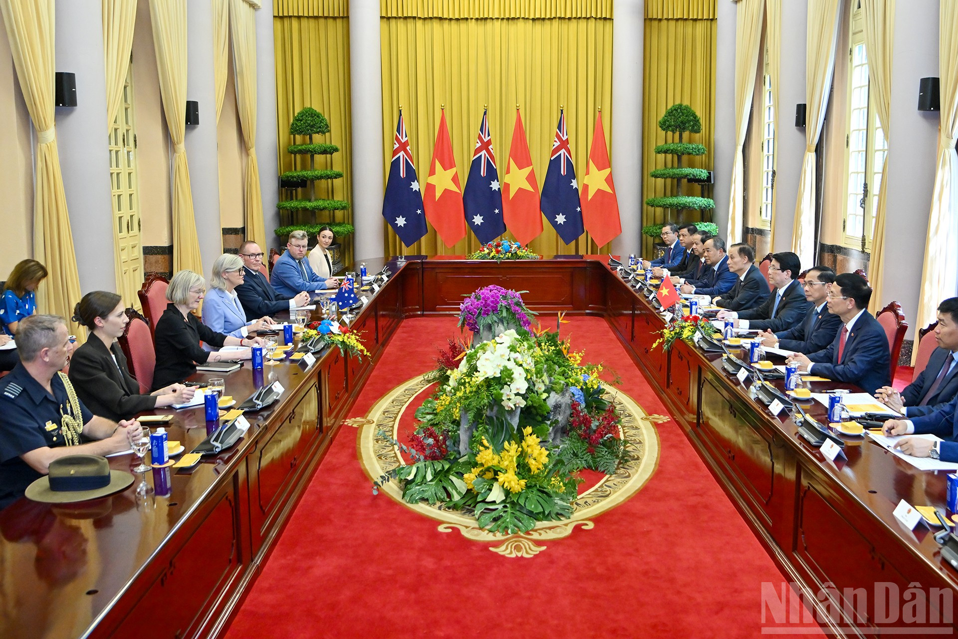 Quang cảnh hội đàm giữa Chủ tịch nước Lương Cường và Toàn quyền Australia Sam Mostyn tại Phủ Chủ tịch. ndo_br_14.jpg