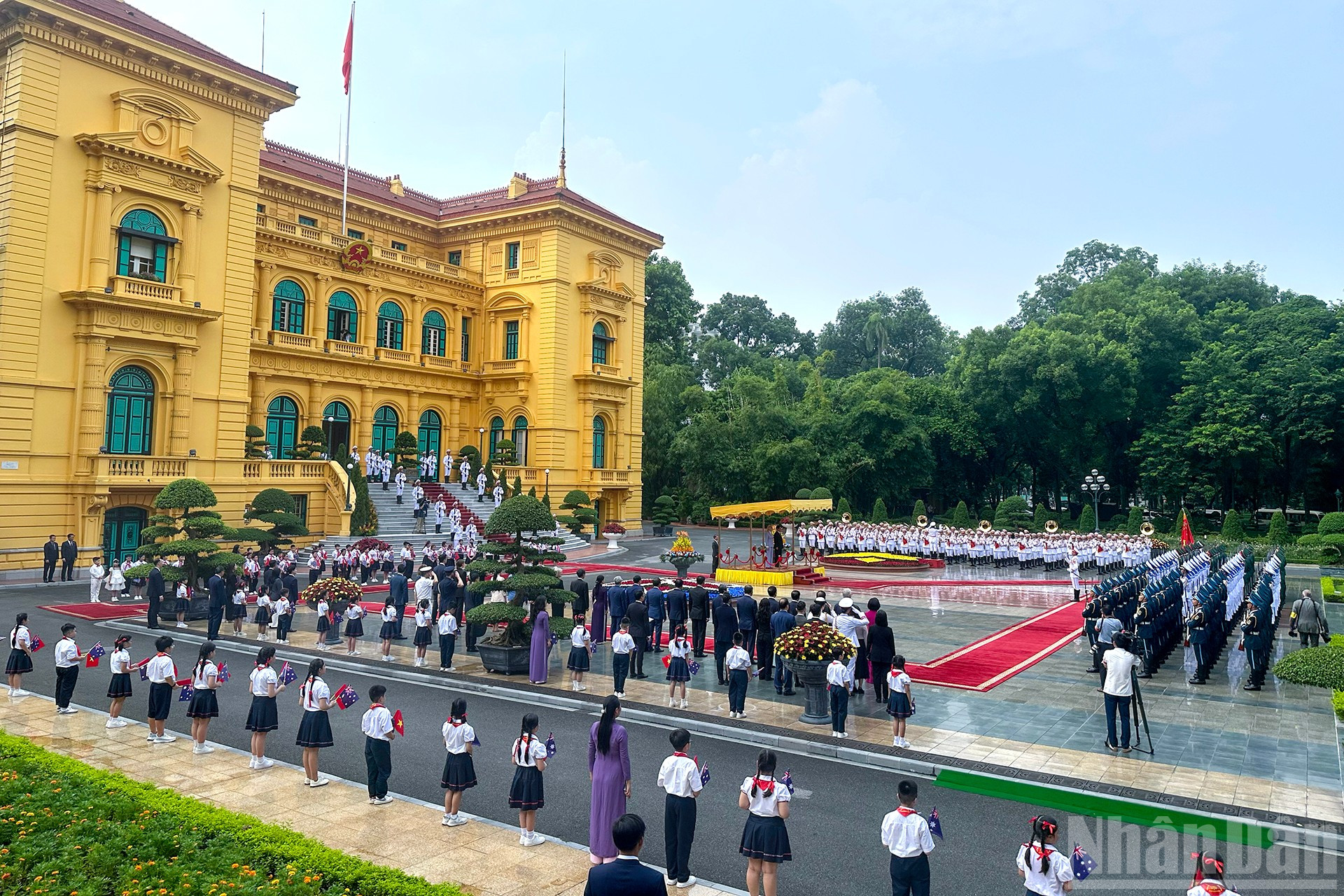 Quang cảnh lễ đón tại Phủ Chủ tịch. ndo_br_7.jpg