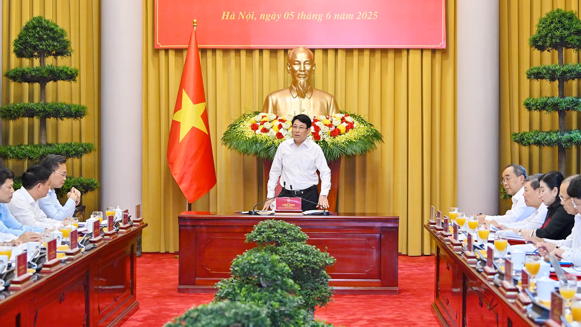 Chủ tịch nước Lương Cường phát biểu tại buổi làm việc với Tỉnh ủy Hưng Yên và Thái Bình.