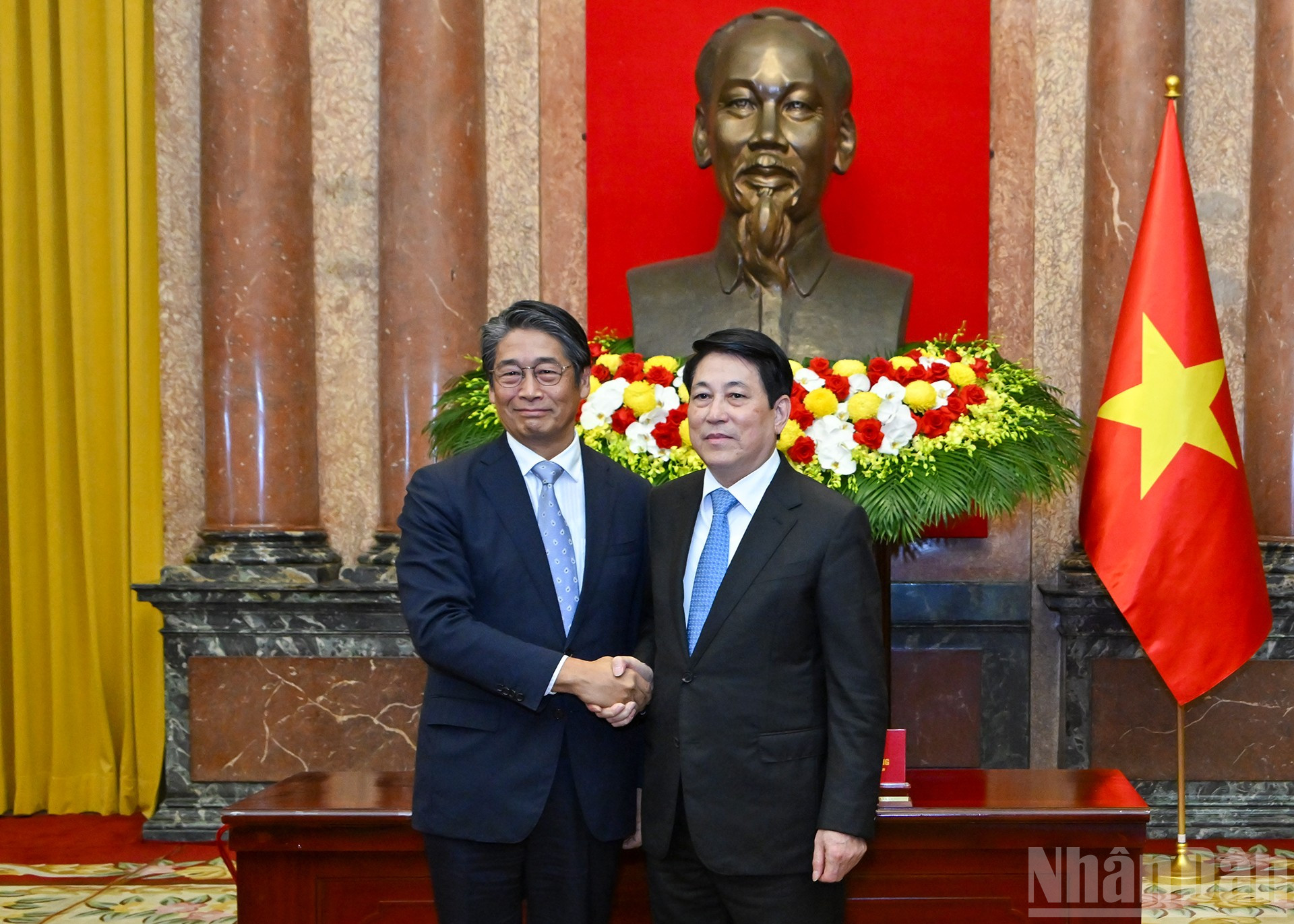 President Luong Cuong and Japanese Ambassador to Vietnam Ito Naoki at the reception. ndo_br_4.jpg