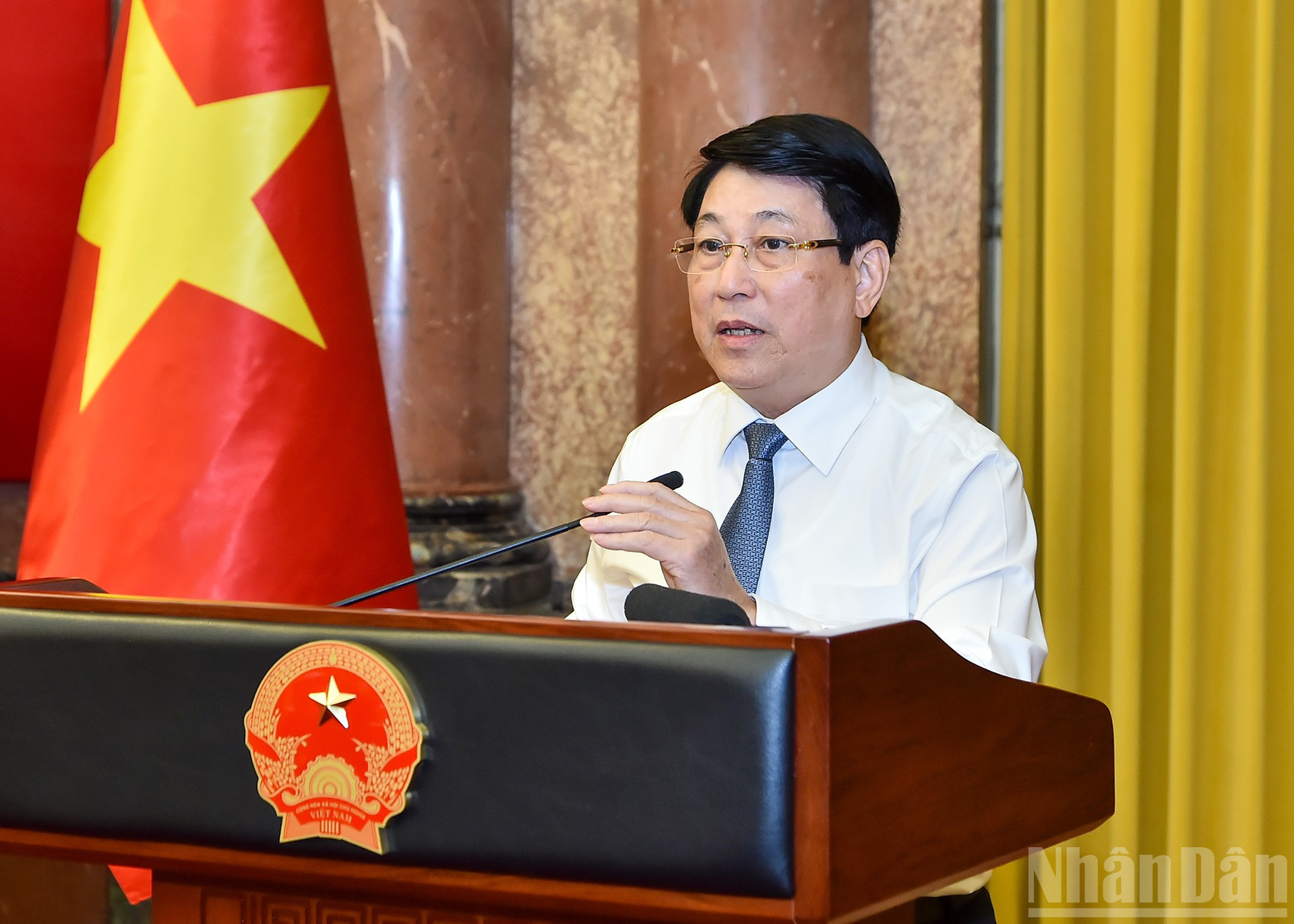 Chủ tịch nước Lương Cường phát biểu tại buổi gặp mặt. ndo_br_10.jpg