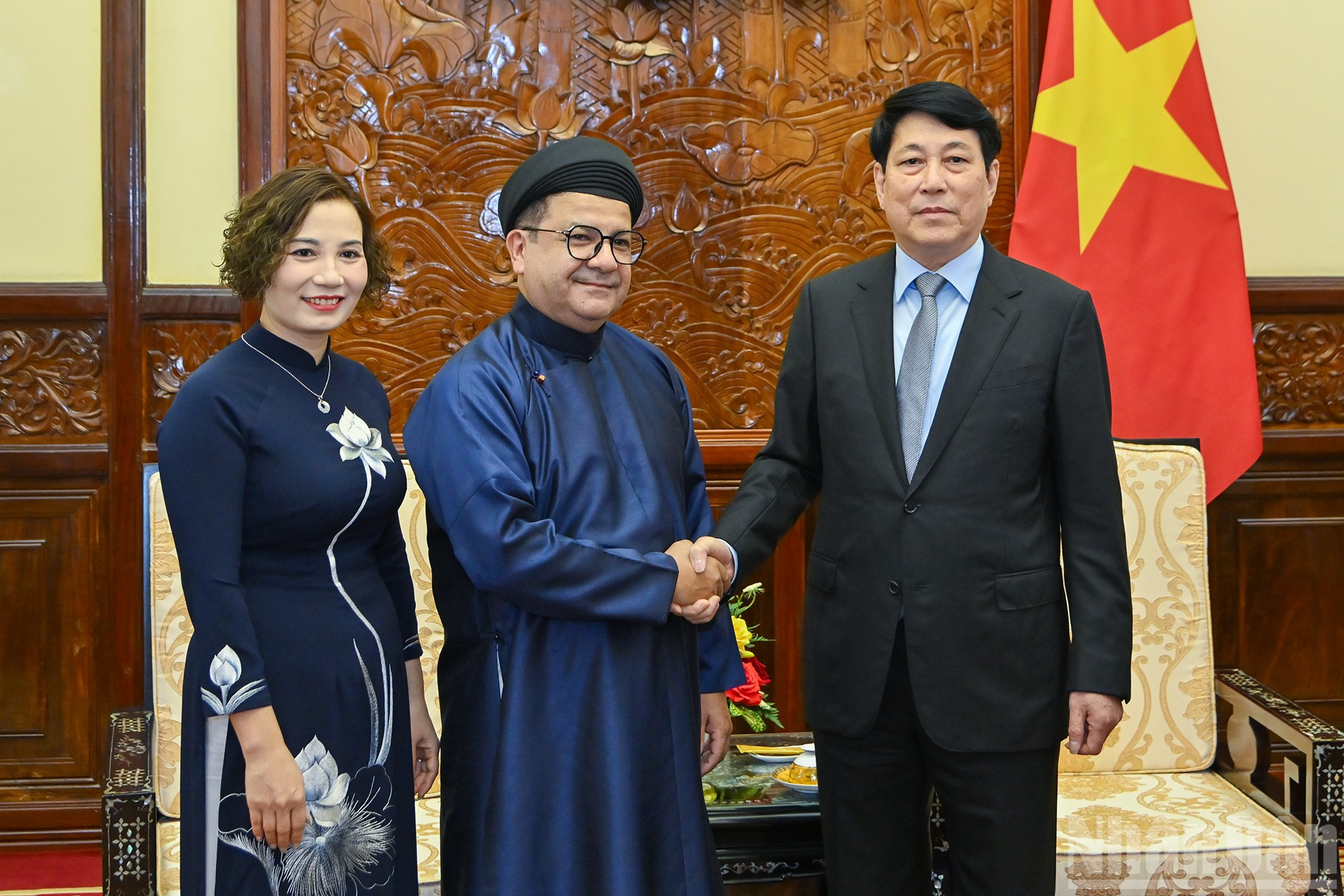 Chủ tịch nước Lương Cường và Đại sứ Chile tại Việt Nam Sergio Narea Guzman tại buổi tiếp . ndo_br_3.jpg