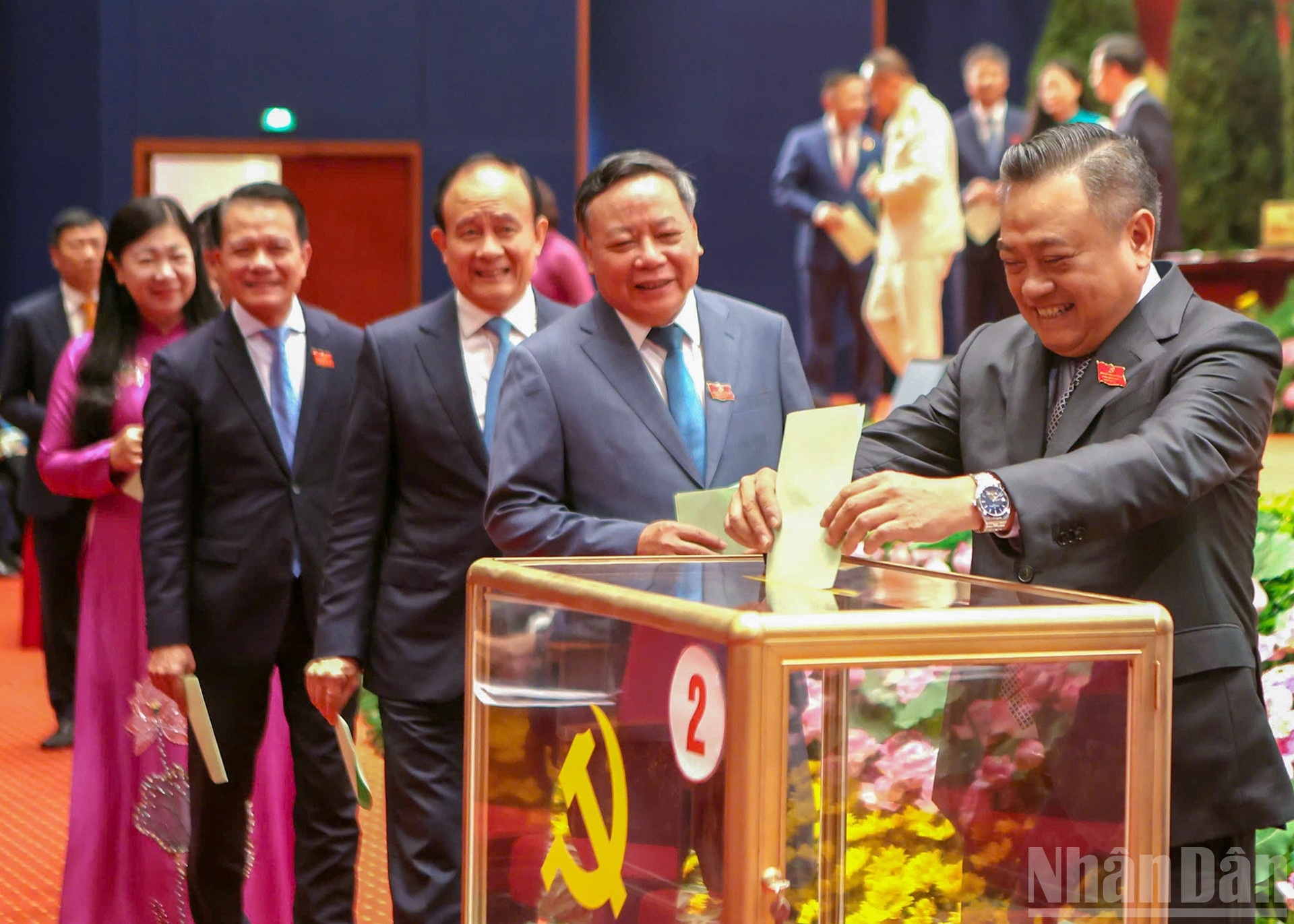 Chủ tịch Ủy ban nhân dân Thành phố Hà Nội Trần Sỹ Thanh bầu Đoàn đại biểu dự Đại hội đại biểu toàn quốc lần thứ XIV của Đảng. ndo_br_6.jpg