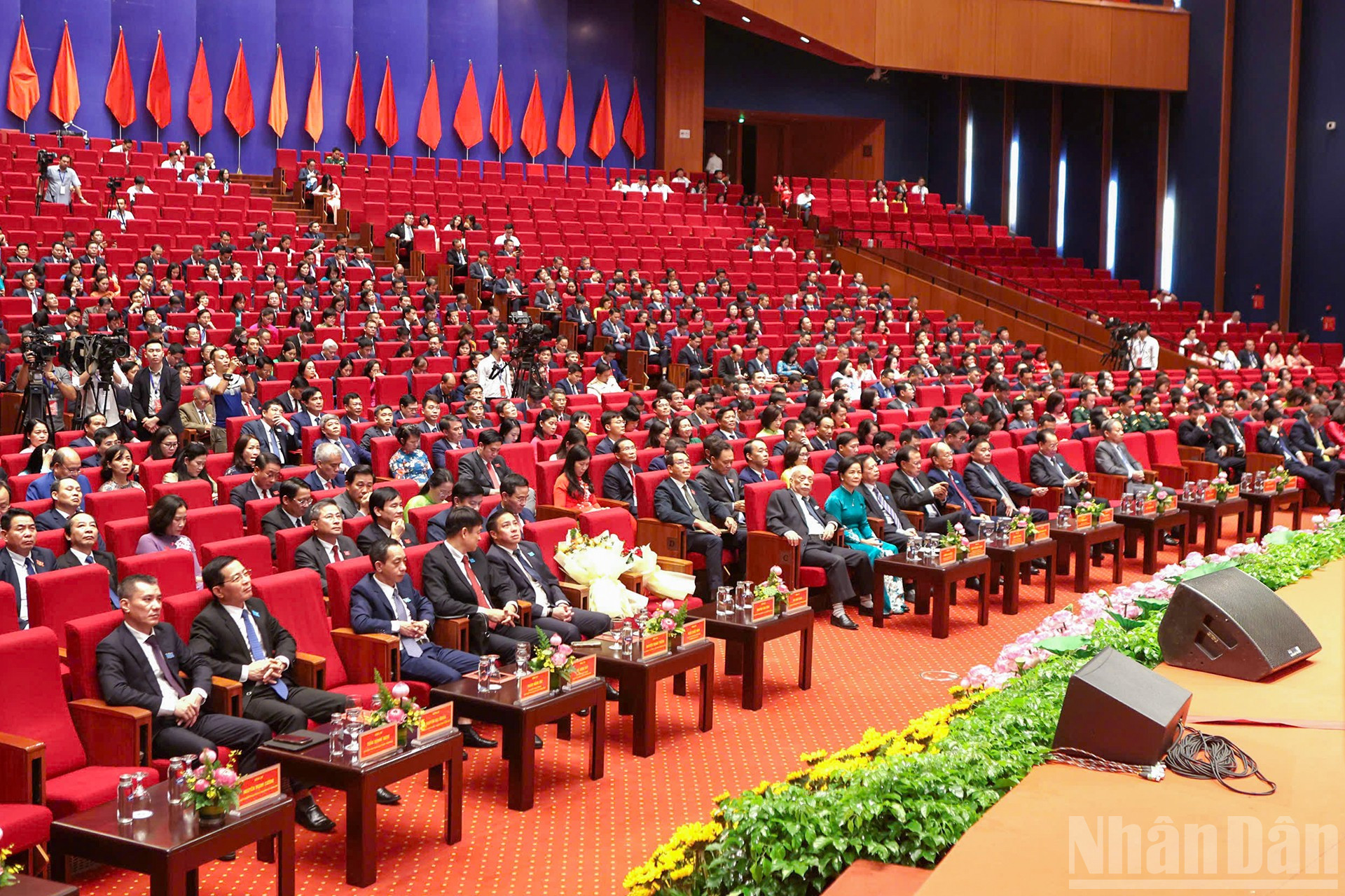 Các đồng chí lãnh đạo, nguyên lãnh đạo Đảng, Nhà nước và Thành phố Hà Nội dự phiên bế mạc Đại hội. ndo_br_3.jpg