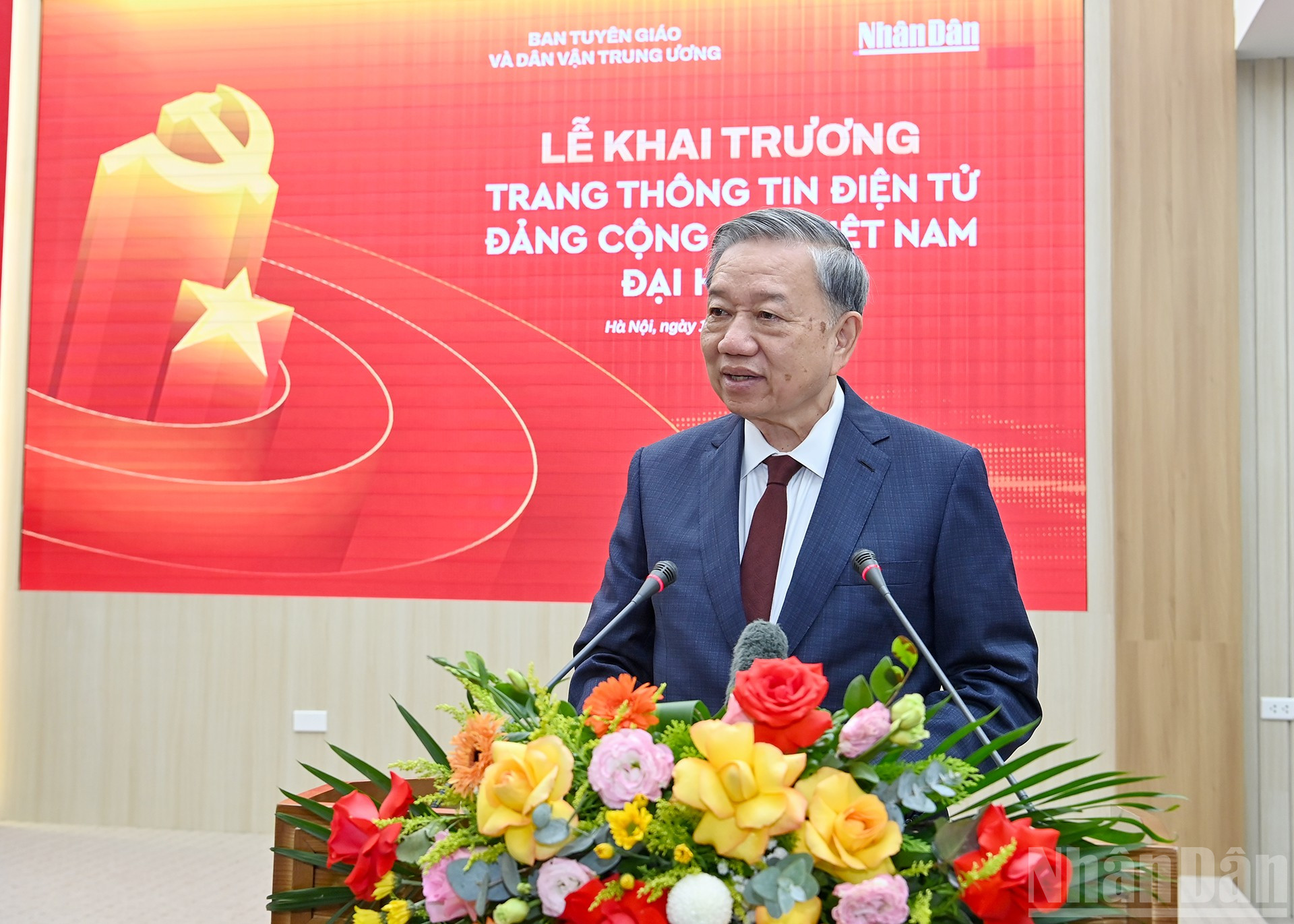 អគ្គលេខាធិកា To Lam ថ្លែងក្នុងពិធីបើកដំណើរការគេហទំព័របក្សកុម្មុយនិស្តវៀតណាម - មហាសន្និបាតជាតិលើកទី១៤។ ndo_br_5-4376.jpg