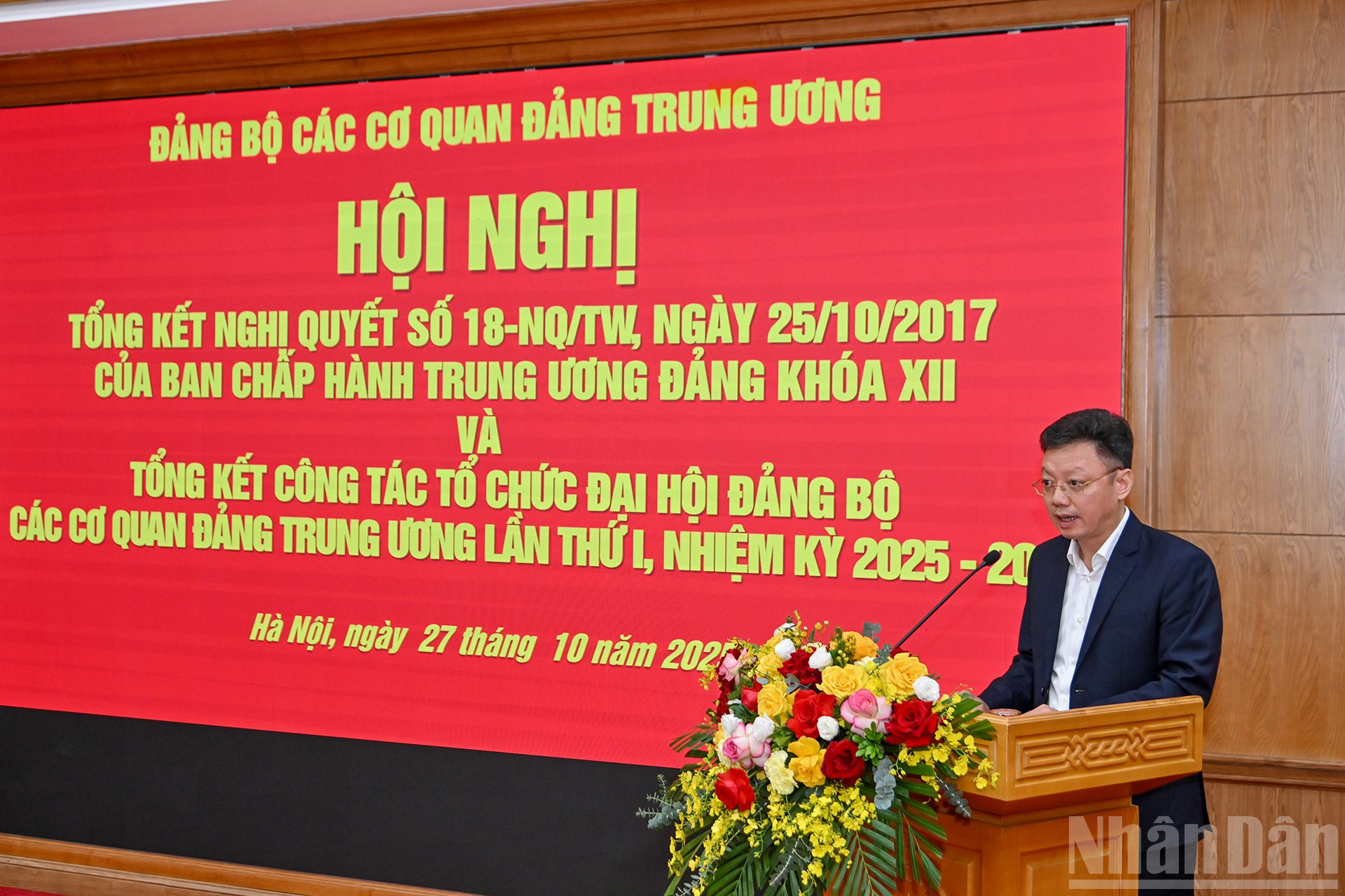 Đại diện lãnh đạo Đảng bộ Tòa án nhân dân tối cao tham luận tại hội nghị. ndo_br_7.jpg