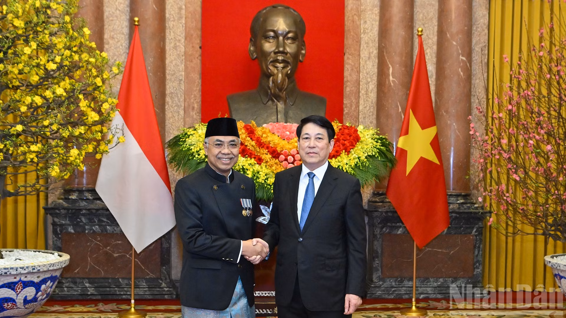 Chủ tịch nước Lương Cường và Đại sứ Indonesia tại Việt Nam Adam Mulawarman Tugio.
