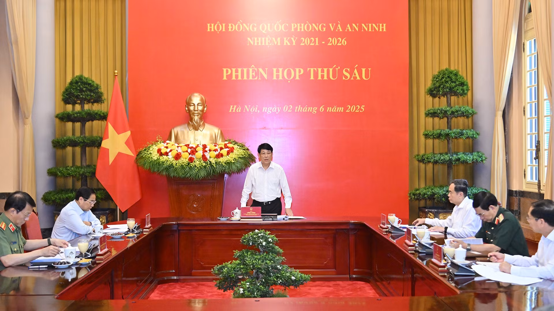 Chủ tịch nước Lương Cường phát biểu tại Phiên họp thứ sáu Hội đồng Quốc phòng và An ninh nhiệm kỳ 2021-2026.