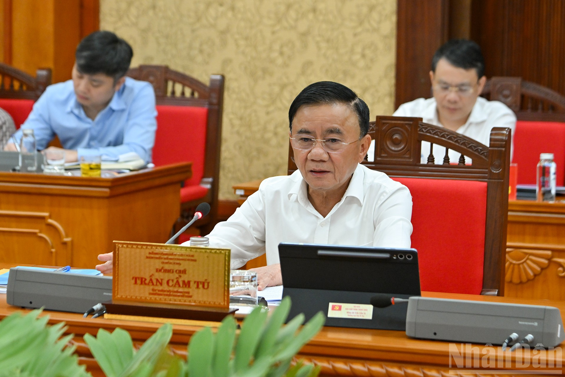 Thường trực Ban Bí thư Trần Cẩm Tú phát biểu tại cuộc làm việc. ndo_br_6.jpg